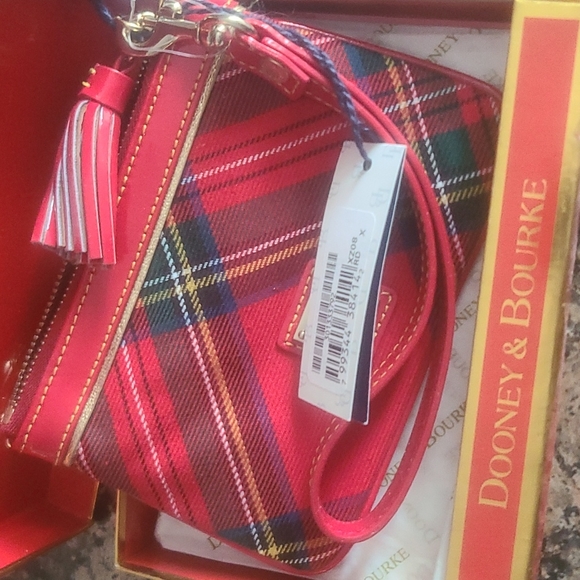 Wristlet - Picture 2 of 3